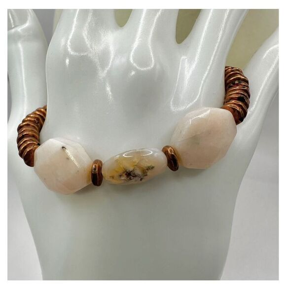 Rose quartz agate and copper disc beaded stretchy bracelet - Picture 3 of 9